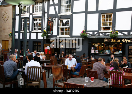 Agosto 2008 - Sinclairs Oyster Bar a Exchange square Manchester Inghilterra England Regno Unito Foto Stock