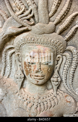 Apsara scolpiti sulla parete di Angkor Wat Cambogia Foto Stock