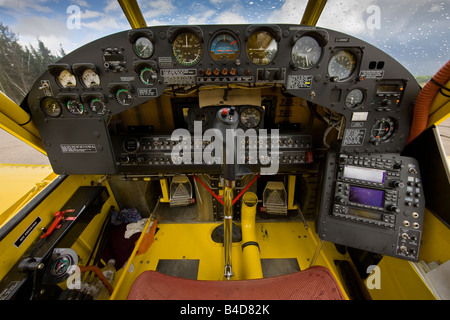 Cockpit del trattore aria, A-802 (modificato per grandi quantità di carburante alaggio - 4.000 litri), Red Lake, Ontario, Canada. Foto Stock