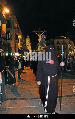 Notte Tempo Semana Santa Settimana Santa processione di Pasqua sulla Rua Mayor Salamanca spagna Foto Stock