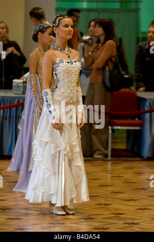 Giovane concorrente di ballo da sala concorrenza "Nevsky Cup 2008" a San Pietroburgo, Russia. Foto Stock