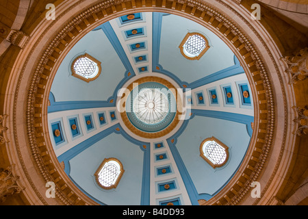 L'interno della cupola dell'edificio legislativo (costruito tra il 1913-1920) nella città di Winnipeg, Manitoba, Canada. Foto Stock