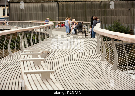 Regno Unito Yorkshire Castleford Grand Designs grande piano urbanistico nuova passerella sul fiume Aire Foto Stock