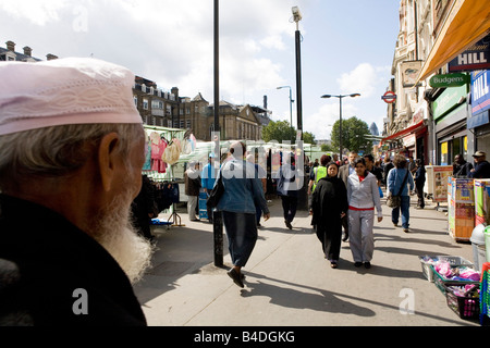 Scena di strada, Whitechapel mercato, East End di Londra Foto Stock