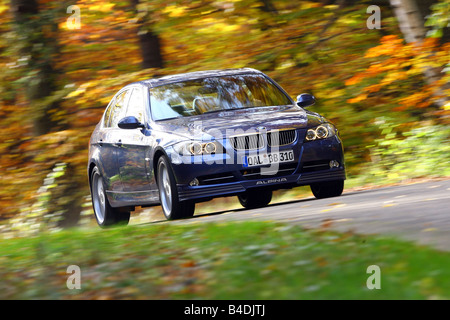 BMW Alpina B3, modello anno 2007-, blu in movimento diagonale dalla parte anteriore, vista frontale, country road Foto Stock