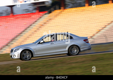 Mercedes C 63 AMG, modello anno 2007-, argento, guida, vista laterale, pista di prova Foto Stock