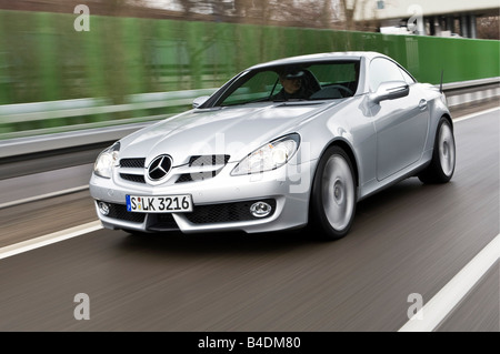 Mercedes SLK, modello anno 2008-, argento, guida, diagonale dalla parte anteriore, vista frontale e vista laterale, test in pista, parte superiore chiusa Foto Stock