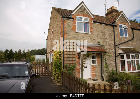 A schiera moderno costruito in pietra casa a Wincanton. Somerset. Regno Unito. (39) Foto Stock