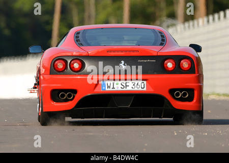 Auto, Ferrari 360 Challenge Stradale, roadster, coupe/Coupe, rosso, in piedi, difesa, vista posteriore Foto Stock