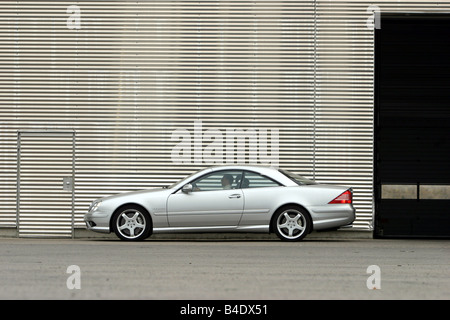 Auto Mercedes CL 65 AMG, anno modello 2003, argento, Limousine, in piedi, difesa, vista laterale Foto Stock