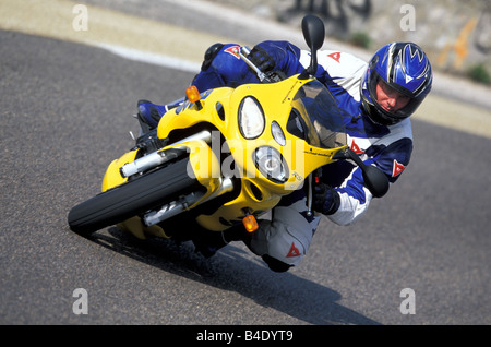 Ciclo motore, sport ciclo motore, Sporttourer, Triumph Sprint RS, giallo, anno modello 2003, la guida, la posizione inclinata, il lato posi Foto Stock