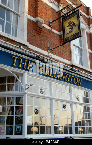 Il Wellington pub Portsmouth Hampshire Inghilterra Foto Stock