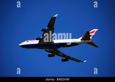 British Airways BA Boeing 747-400 aeromobili in fase di decollo, l'aeroporto di Heathrow, Greater London, England, Regno Unito Foto Stock