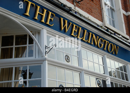 Il Wellington pub Portsmouth Hampshire Inghilterra Foto Stock