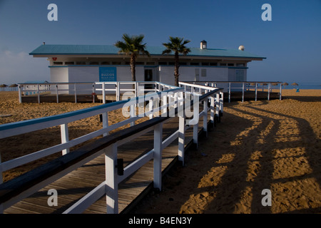 Un ristorante sulla spiaggia in Portogallo Foto Stock