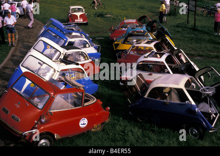 Auto BMW Isetta-Treffen, auto d'epoca, al di sotto di anni cinquanta anni cinquanta piedi, paesaggio, paesaggio, fotografo: Hans Dieter Seufert Foto Stock