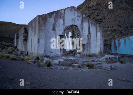 Pueblo Fantasma o città fantasma vicino a San Antonio de Lipez nel sud-ovest della Bolivia Foto Stock
