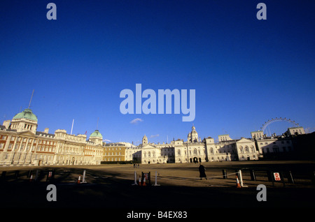 La sfilata delle Guardie a Cavallo massa, Old Admiralty Building, Horse Guards edificio, London Eye, England, Regno Unito Foto Stock