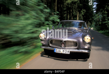 Auto Maserati 3500 GT, auto d'epoca, modello anno 1960, anni sessanta anni sessanta, Coupé, Coupe, grigio-argento, guida, diagonale anteriore, parte anteriore Foto Stock