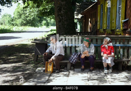 Remigrated residenti della ristretta zona radioattiva vicino a Gomel, Bielorussia Foto Stock