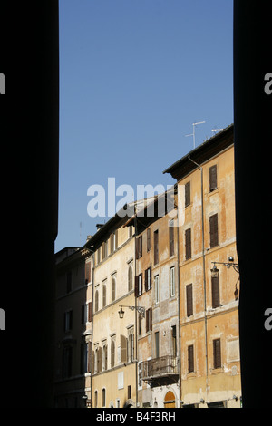 Dettaglio degli edifici visto dal pantheon colonne a roma italia Foto Stock