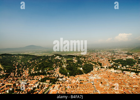 Vista di Brasov dal segno di Brasov, Romania Foto Stock