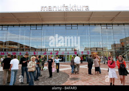 Ingresso principale di Manufaktura, il più grande centro per lo shopping di Lodz, Polonia Foto Stock