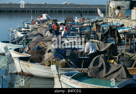 Barche da pesca al porto egiziano, pneumatico, Libano. Foto Stock