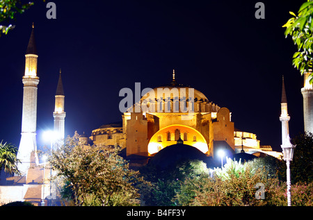 Hagia Sophia (Ayasofya) - Santa Sofia moschea cattedrale / Istanbul, Turchia Night Shot, Ottobre 2008 Foto Stock