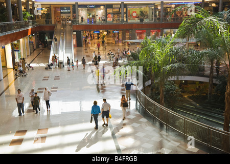 Marbella Malaga Provincia Costa del Sol Spagna La Canada shopping centre Foto Stock