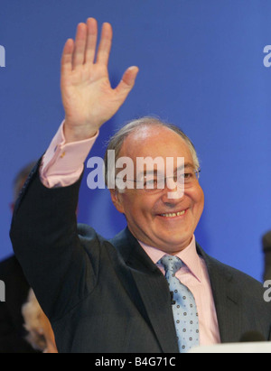 Michael Howard Partito Conservatore leader dà il suo discorso di addio al partito a loro 2005 convegno tenutosi quest'anno a Blackpool Ottobre 2005 Foto Stock
