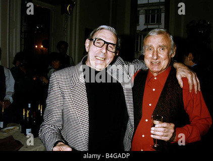 Eric Sykes comico con ram round Spike Milligan Foto Stock