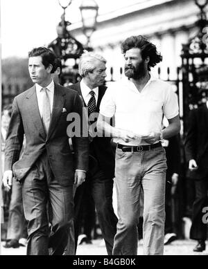 Sir Ranulph Fiennes Explorer e Charles Burton incontrare il Principe Carlo al loro arrivo a Greenwich dopo andando al Polo Nord Foto Stock