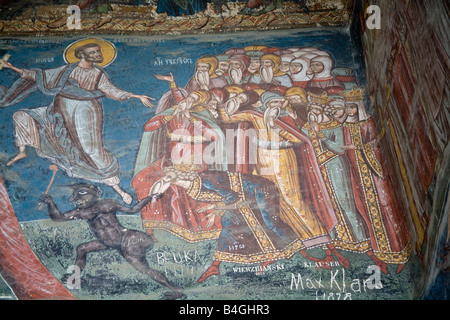 Bucovina Moldavia Romania Europa settembre meravigliosi dipinti religiosi sulle pareti esterne del Monastero Moldovita 1532 Foto Stock