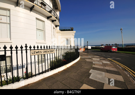 Brighton e Hove architettura in stile Regency alloggiamento, Lewes Crescent, East Sussex, England, Regno Unito, GB Foto Stock