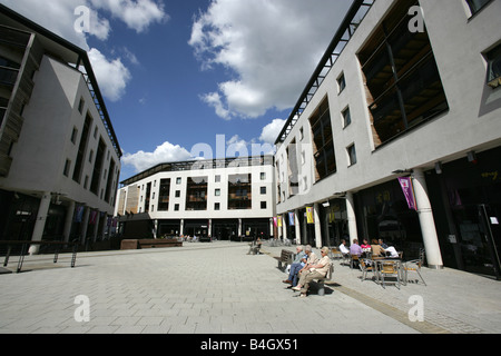 Città di Coventry, Inghilterra. Coventry iniziativa Phoenix al Priory luogo contiene ristoranti, caffetterie e appartamenti residenziali. Foto Stock