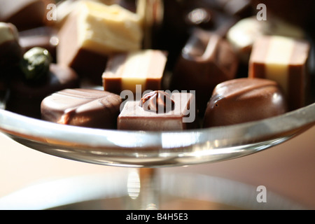 Close-up di cioccolatini nella ciotola Foto Stock