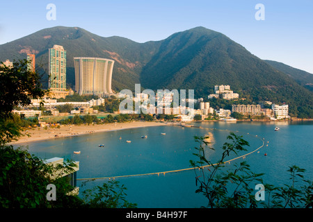 Edifici a waterfront, Repulse Bay, Hong Kong, Cina Foto Stock