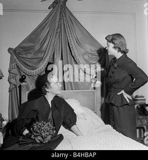 L'attrice Gloria Swanson n. 10 farm Street Mayfair London dove sua figlia Michelle Swanson nacque Padre è Michael agricoltore Ottobre 1950 Foto Stock