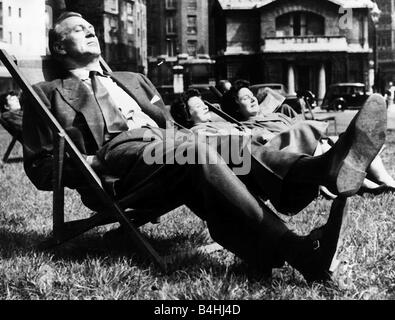 Gary Cooper attore americano in Hyde Park Londra Aprile 1955 Foto Stock