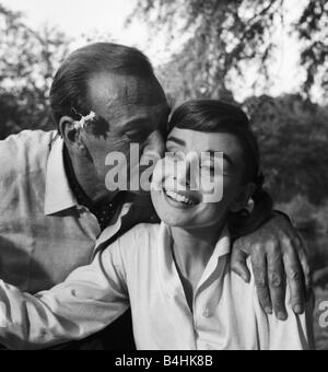 Gary Cooper e Audrey Hepburn rendendo il film di amore nel pomeriggio settembre1956 Foto Stock