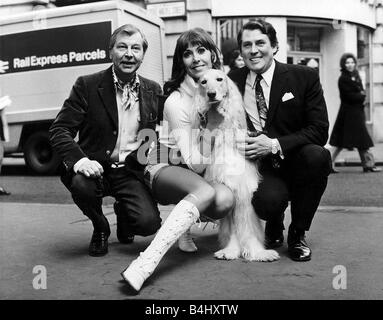 Il cantante Anita Harris attore Clive Dunn e il pianista Russ Conway Marzo 1971 Star in estate Revue va in scena al London Palladium J Foto Stock