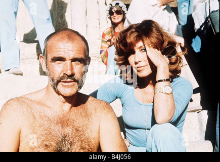 Attore scozzese Sean Connery con sua moglie Micheline Roquebrune Marzo 1975 dbase MSI Foto Stock