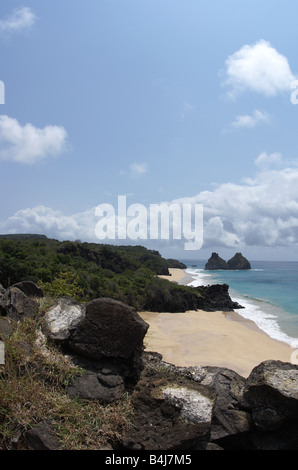 Morro do Pico, visto dal forte dos remedios, Fernando de Noronha, Brasil Foto Stock