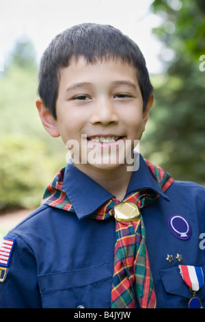 Ragazzo asiatico che indossano uniformi Foto Stock