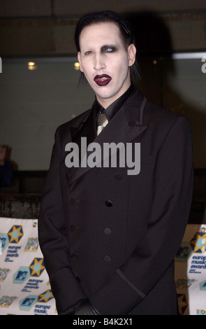 MTV European Music Awards Barcellona novembre 2002 Marilyn Manson indossando abito nero compongono Foto Stock