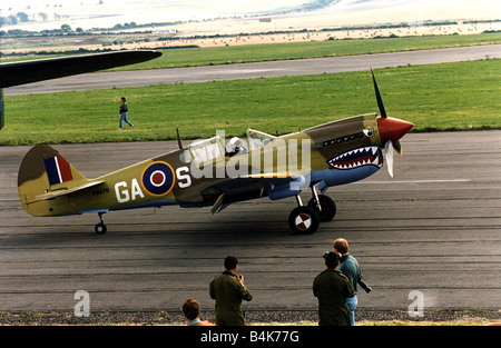 Aria aeromobile Curtis P40 Kittyhawk american costruito fighter aircraft volato da Royal Air Force nel WW2 privatamente posseduto e gestito Foto Stock