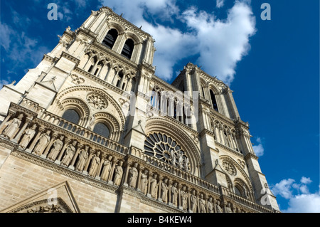 La facciata ovest, dalla cattedrale di Notre Dame de Paris Foto Stock