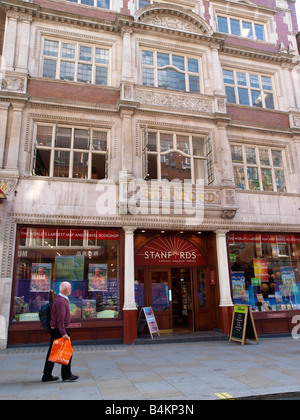 Stanfords mappa di viaggio e book shop Long Acre Covent Garden London WC2E Foto Stock