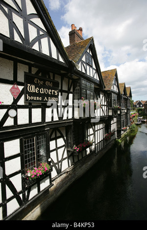 Città di Canterbury, Inghilterra. Tessitori di vecchia casa ristorante sulle rive del fiume Stour, vicino a Canterbury il St Peters Street. Foto Stock